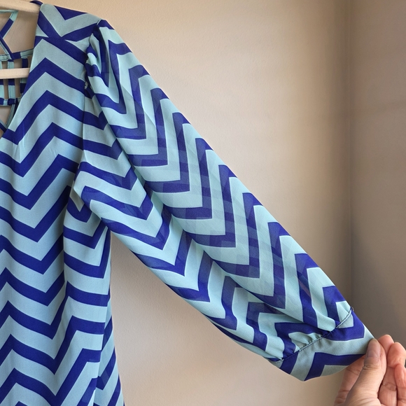 Chevron Blue Long Sleeve Mini Dress - Picture 5 of 13